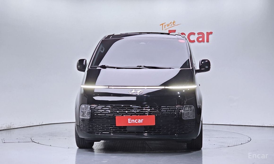  Hyundai Staria
