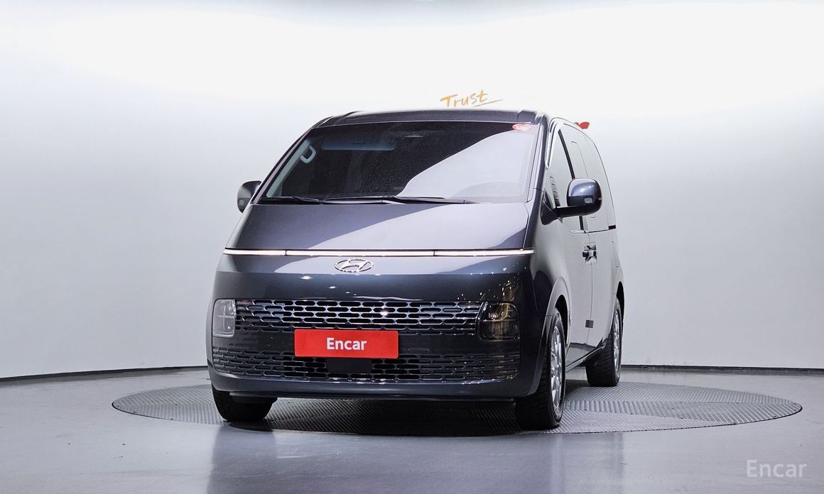  Hyundai Staria