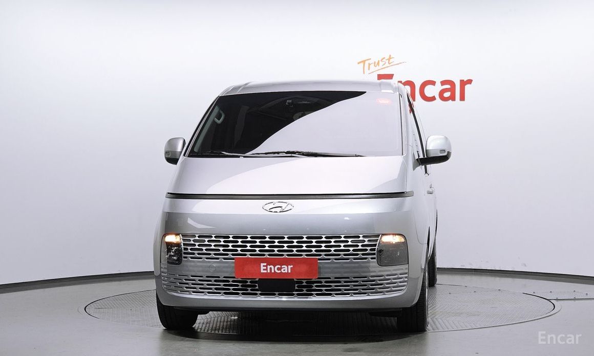 Hyundai Staria