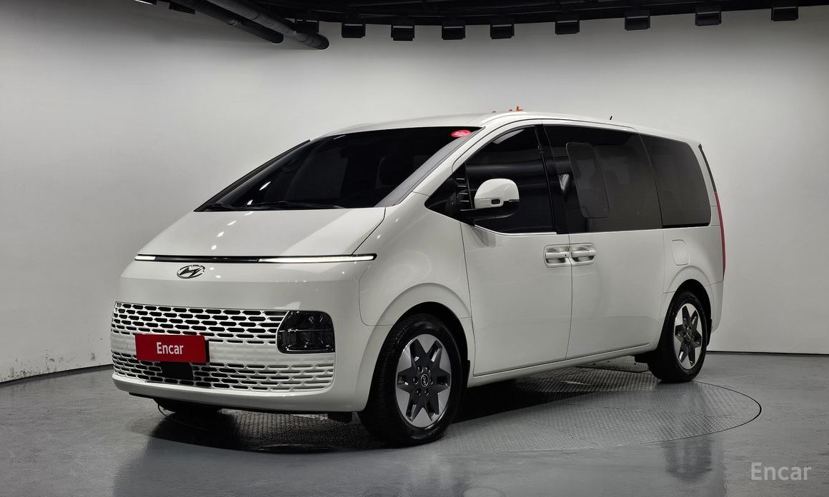  Hyundai Staria