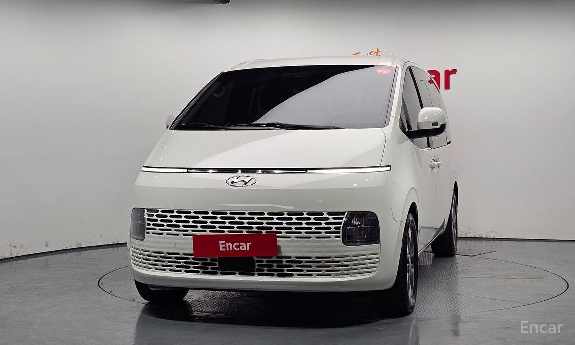  Hyundai Staria