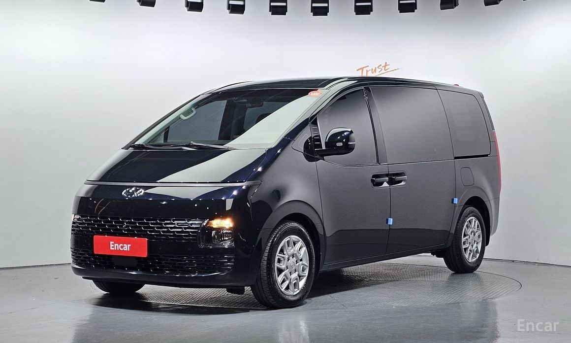  Hyundai Staria