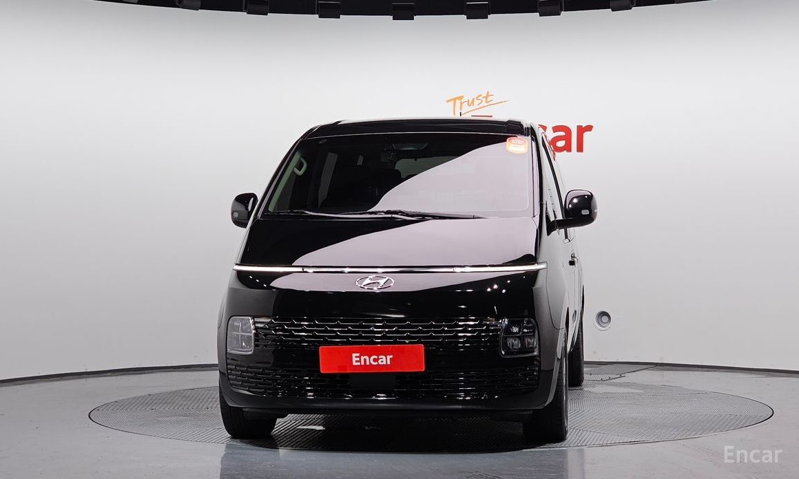  Hyundai Staria