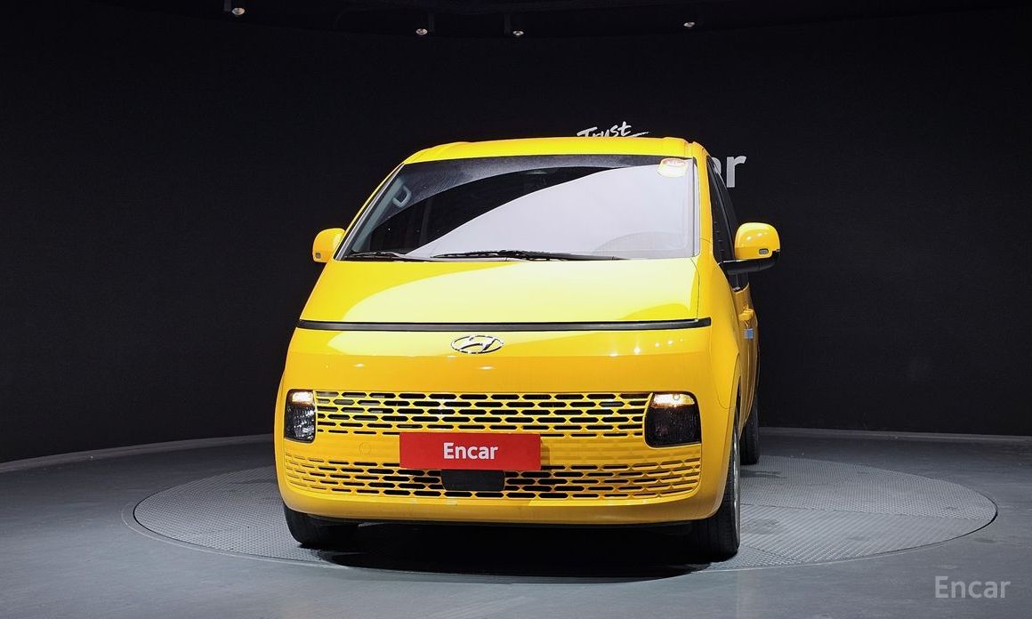  Hyundai Staria