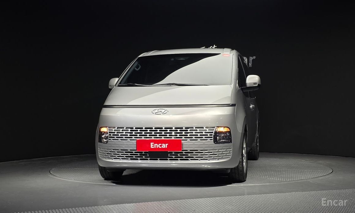  Hyundai Staria