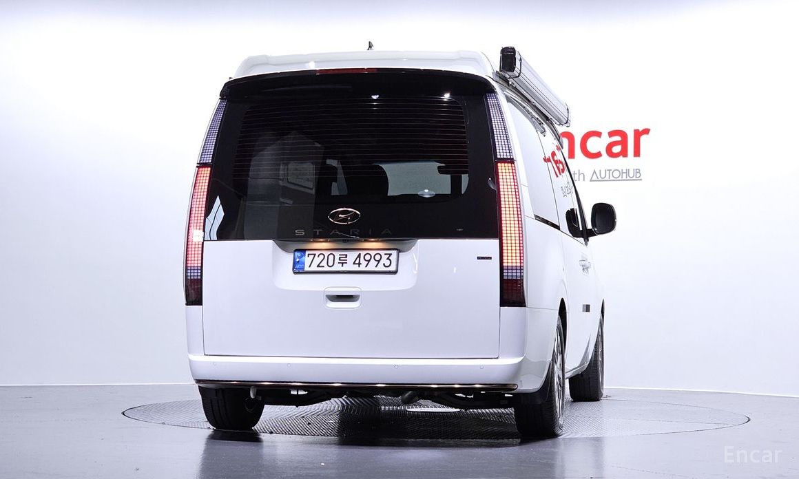  Hyundai Staria