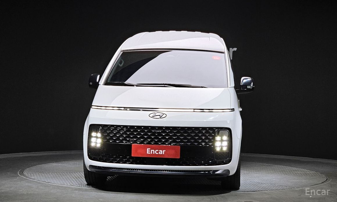  Hyundai Staria