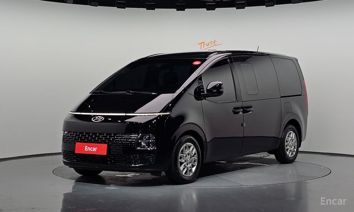  Hyundai Staria