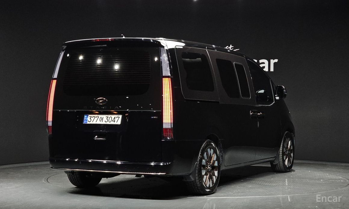  Hyundai Staria