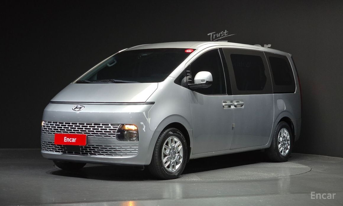  Hyundai Staria