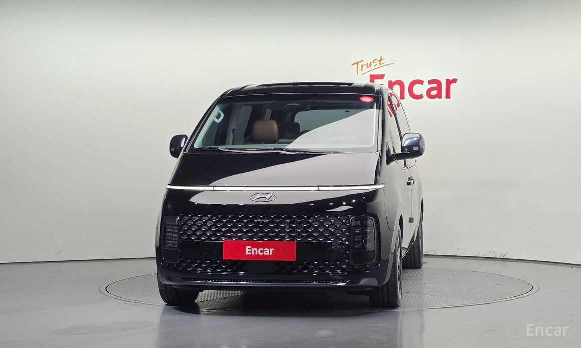  Hyundai Staria
