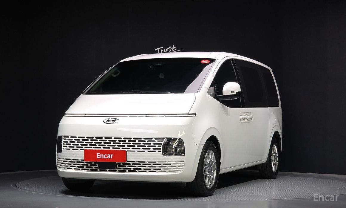  Hyundai Staria