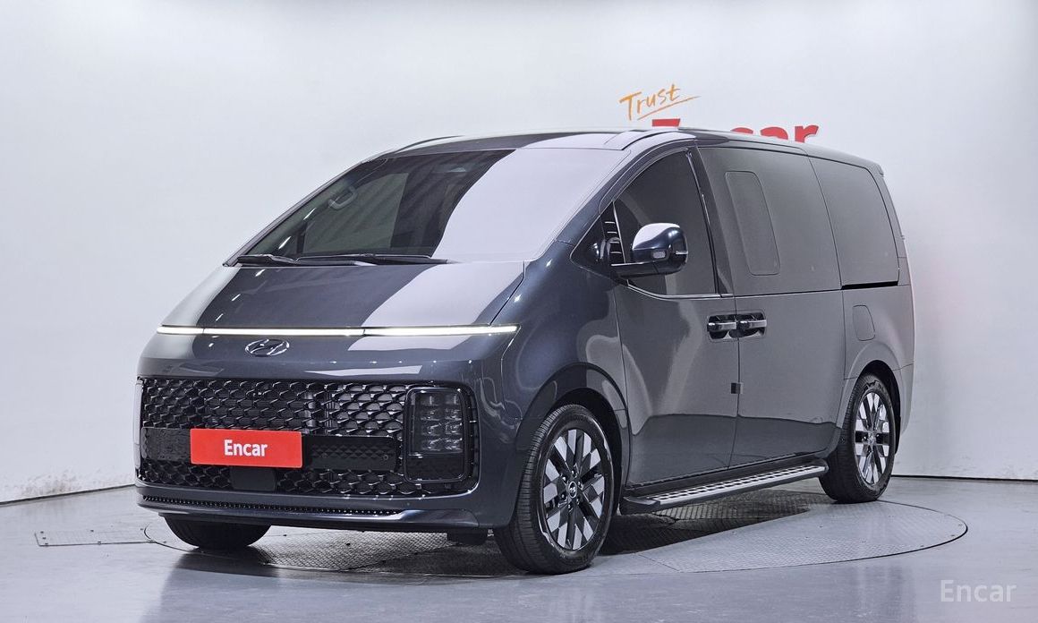  Hyundai Staria