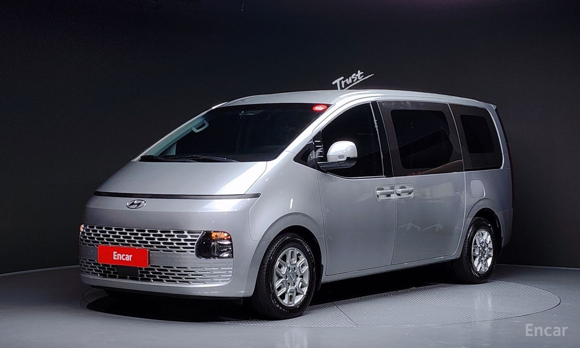  Hyundai Staria