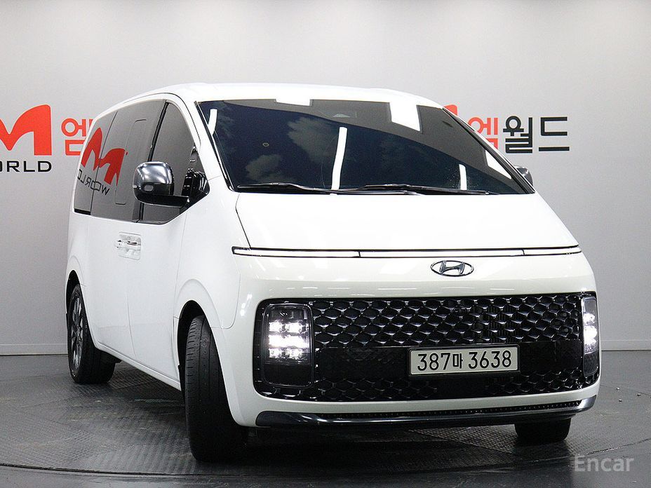  Hyundai Staria