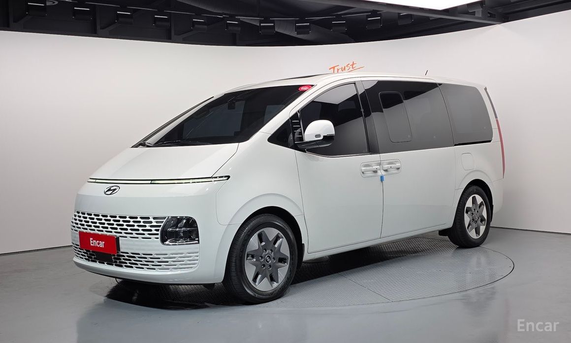  Hyundai Staria