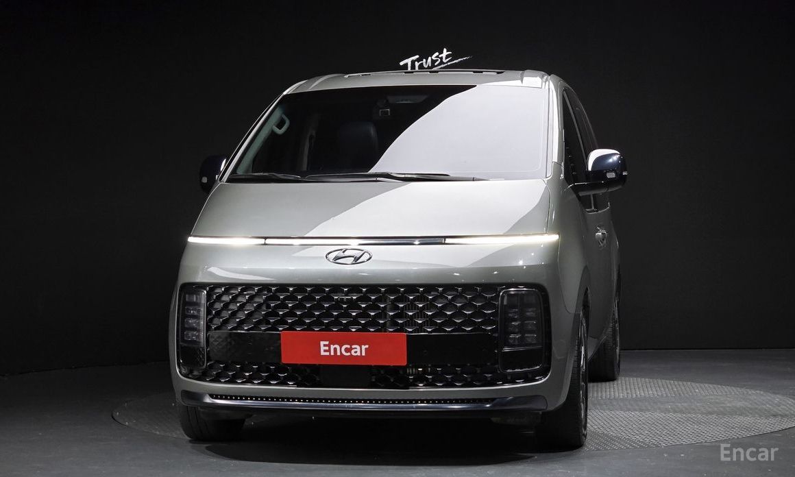  Hyundai Staria