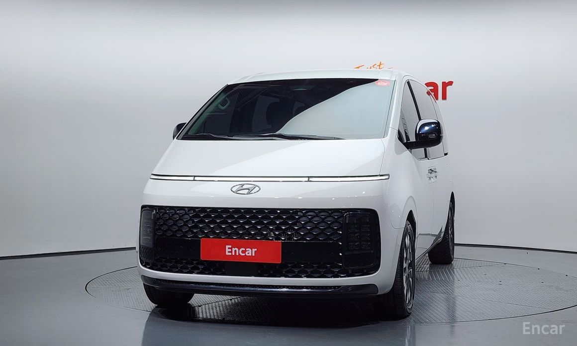  Hyundai Staria