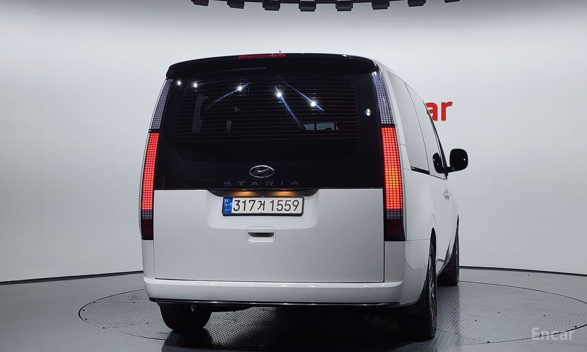  Hyundai Staria
