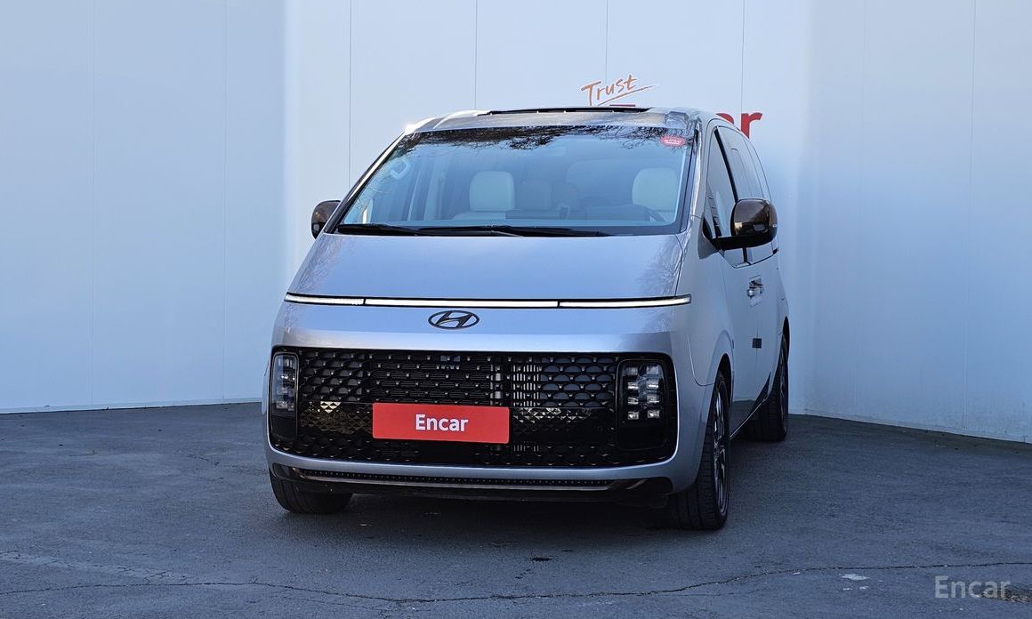  Hyundai Staria