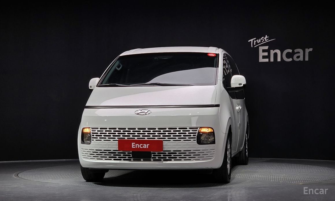  Hyundai Staria
