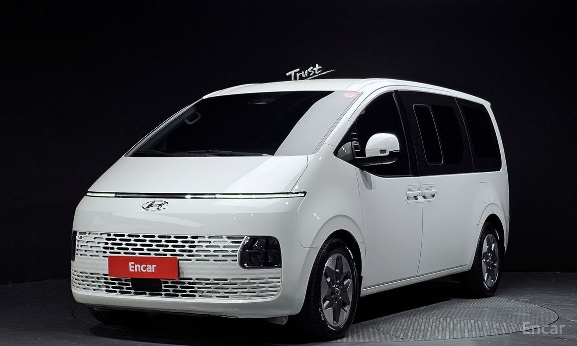  Hyundai Staria