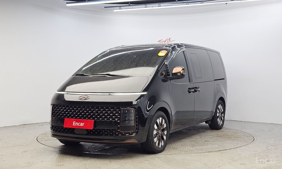  Hyundai Staria