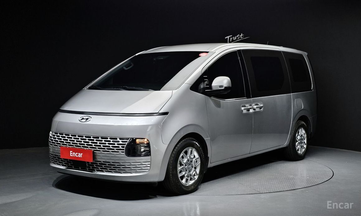  Hyundai Staria