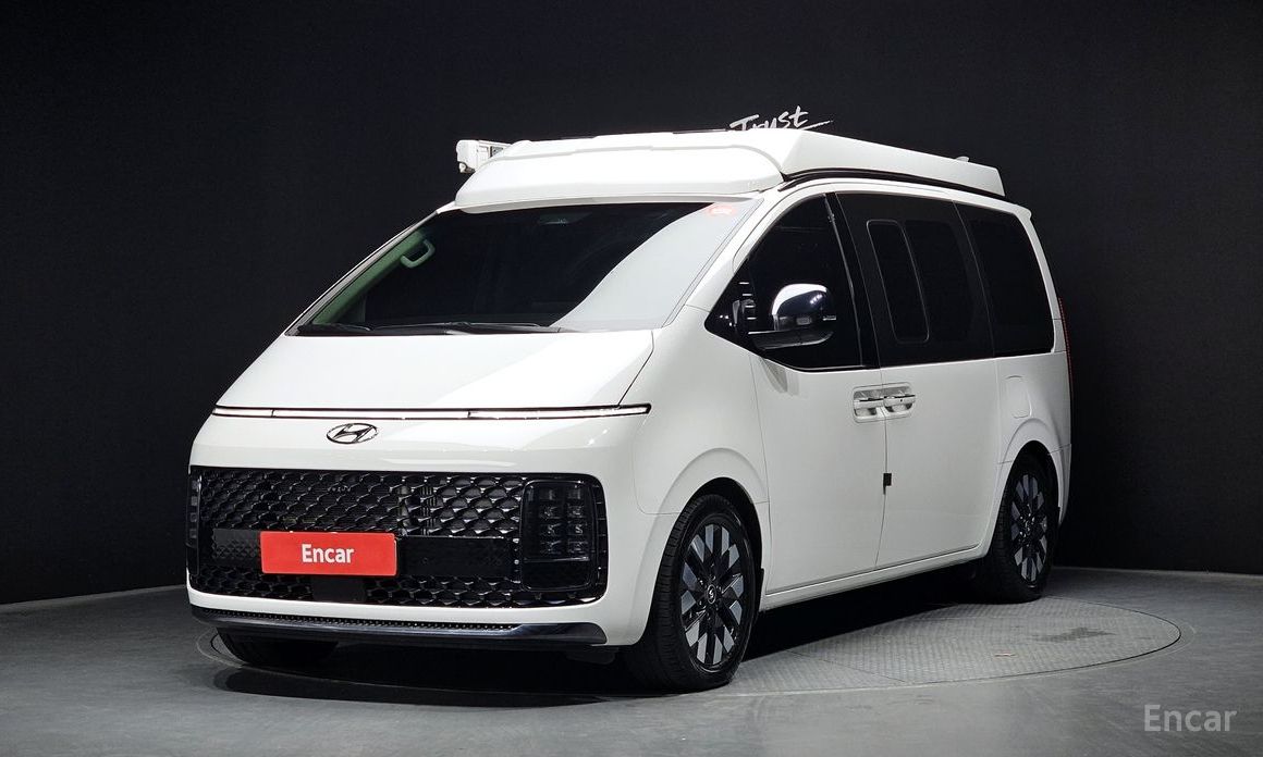  Hyundai Staria
