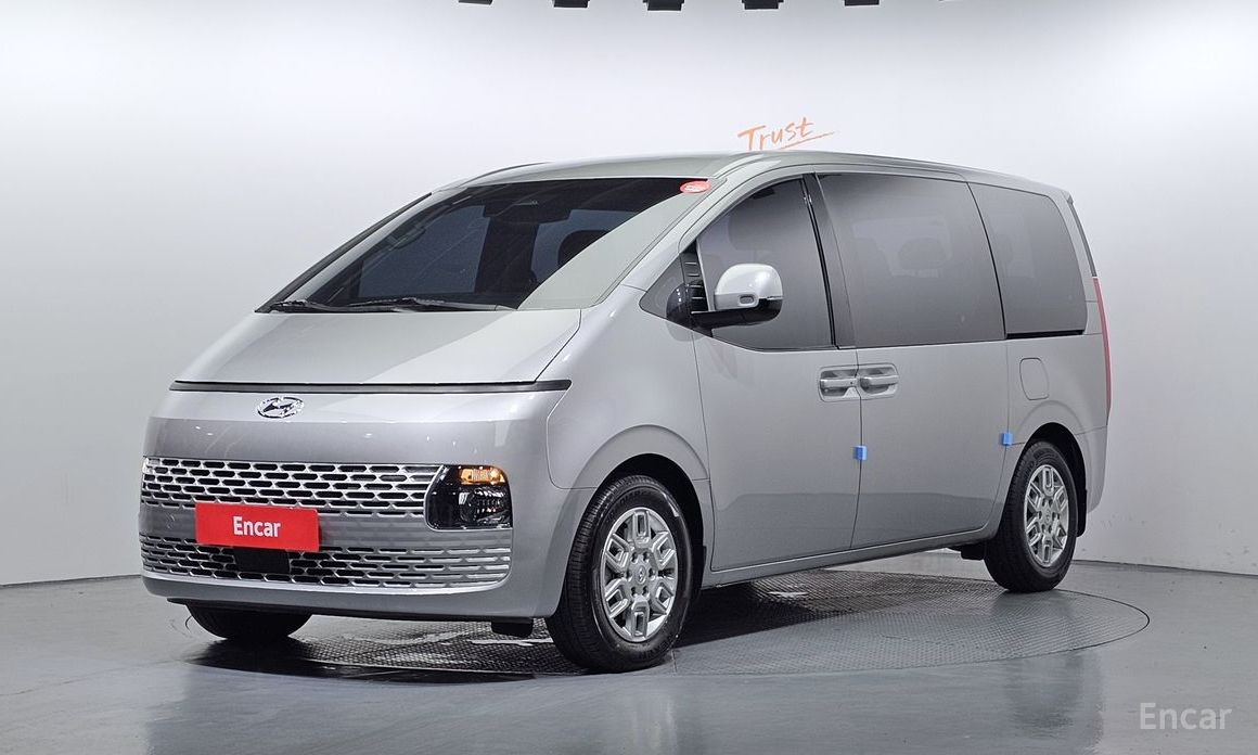  Hyundai Staria