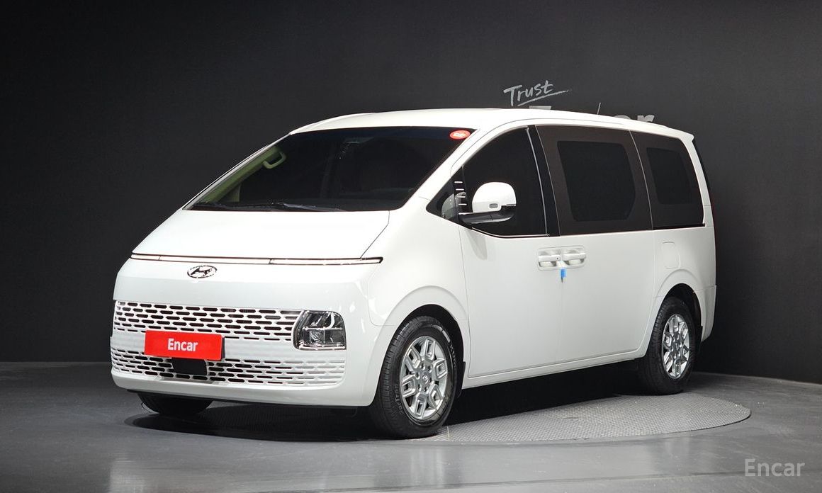  Hyundai Staria