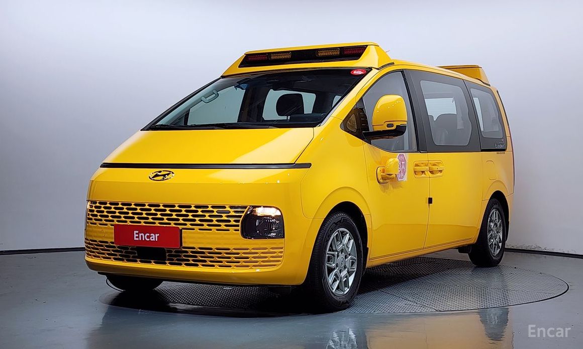  Hyundai Staria