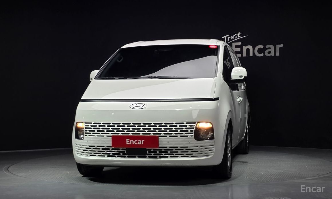  Hyundai Staria