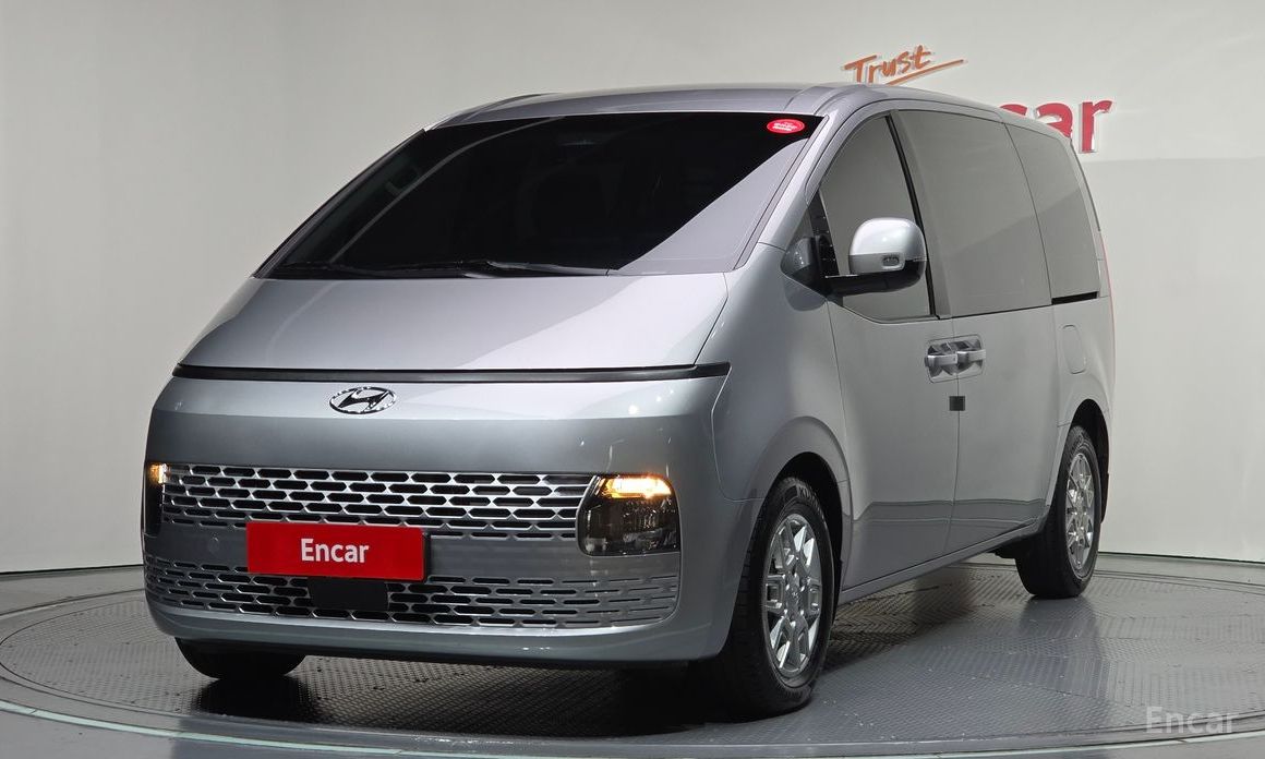  Hyundai Staria
