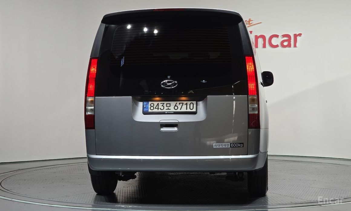 Hyundai Staria
