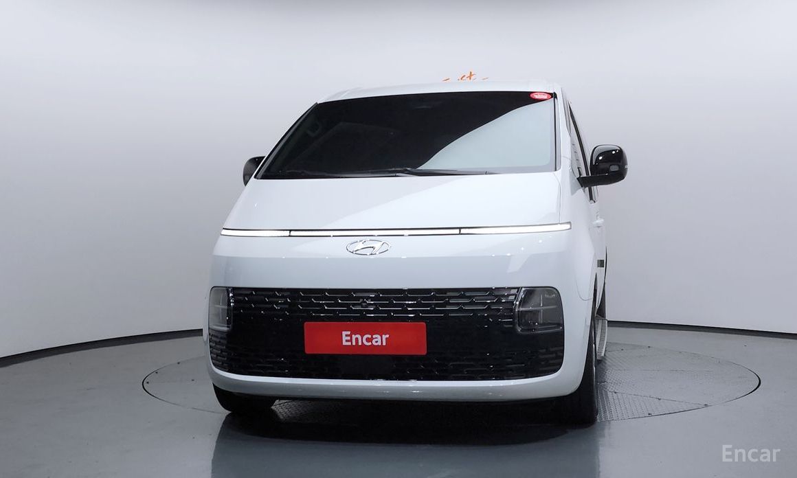  Hyundai Staria