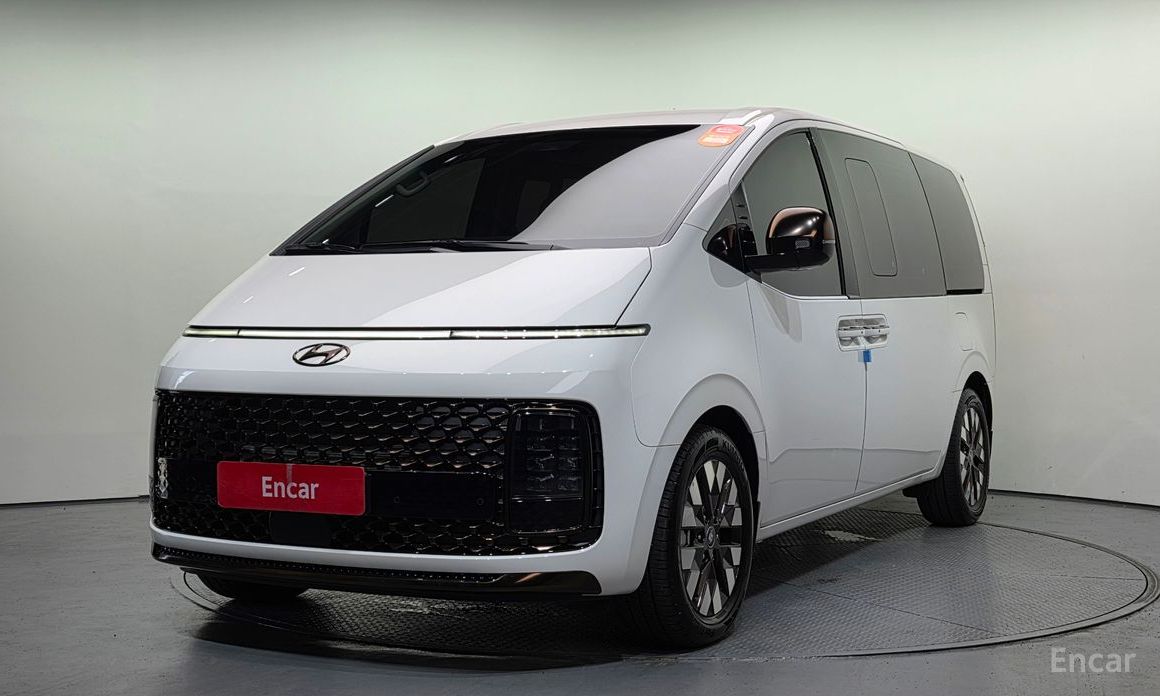  Hyundai Staria