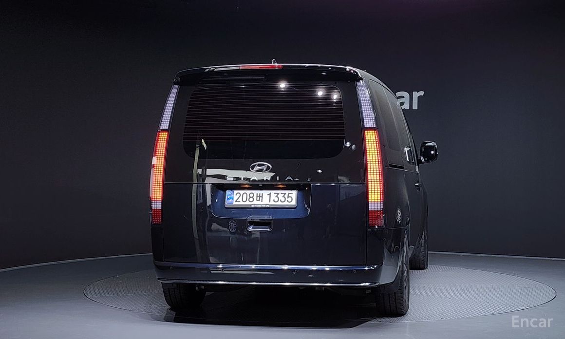  Hyundai Staria