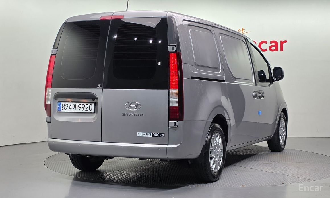  Hyundai Staria
