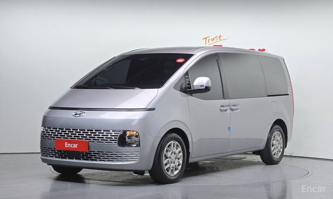  Hyundai Staria