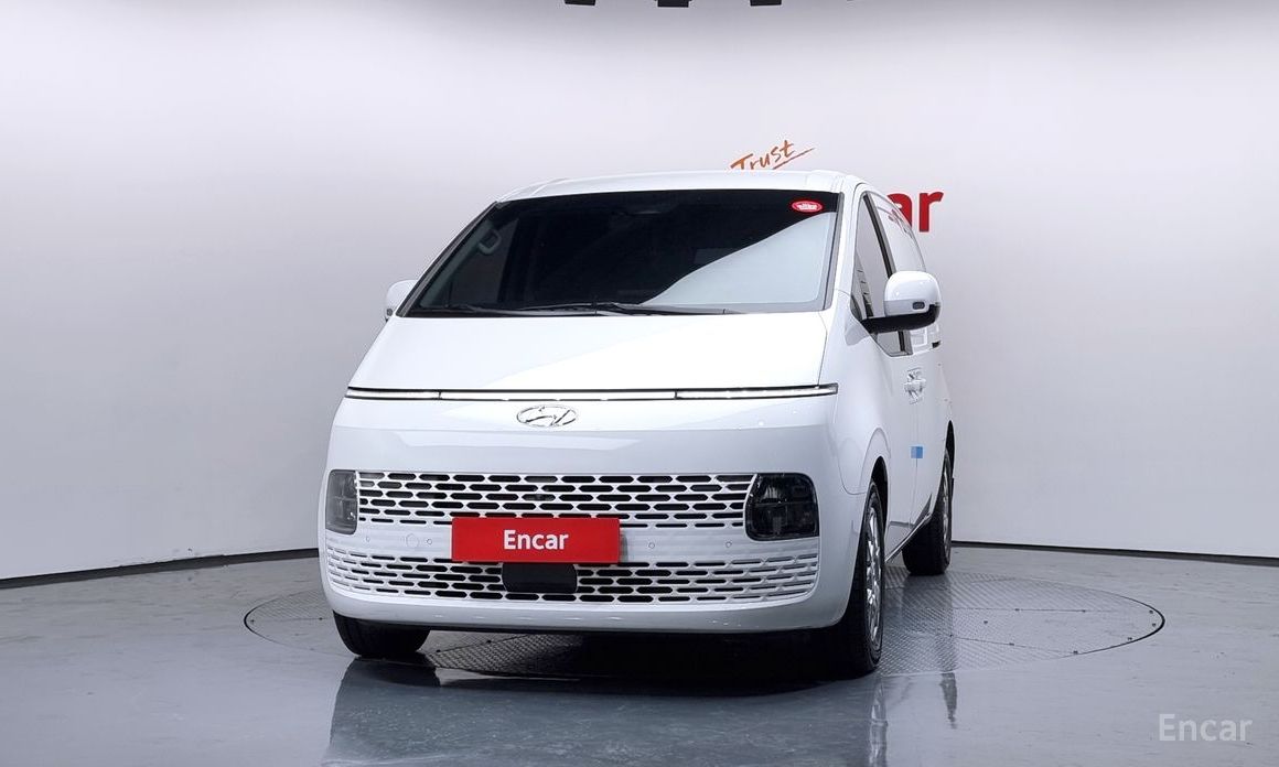  Hyundai Staria