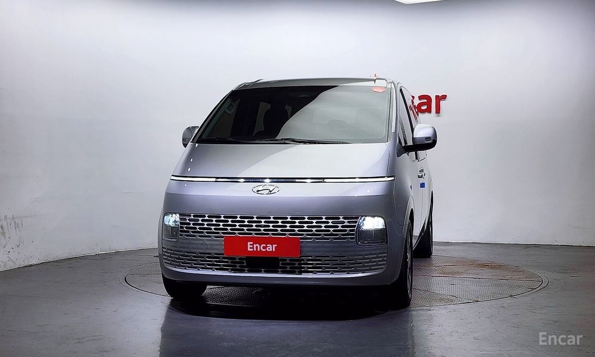  Hyundai Staria