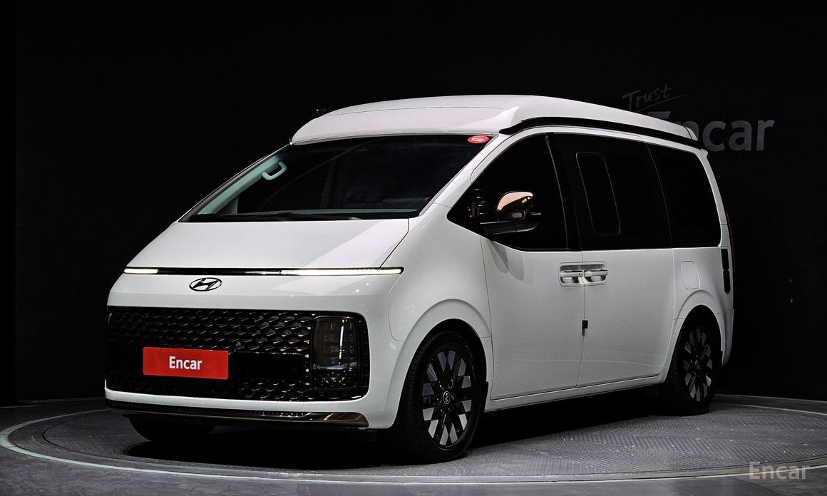  Hyundai Staria
