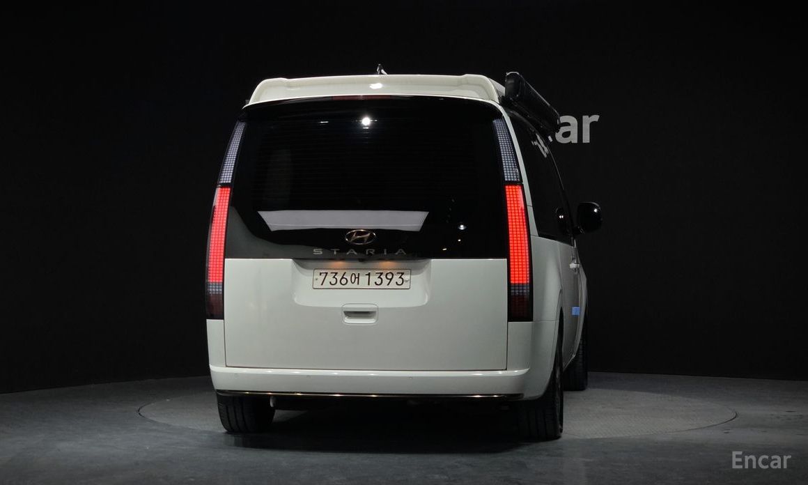  Hyundai Staria