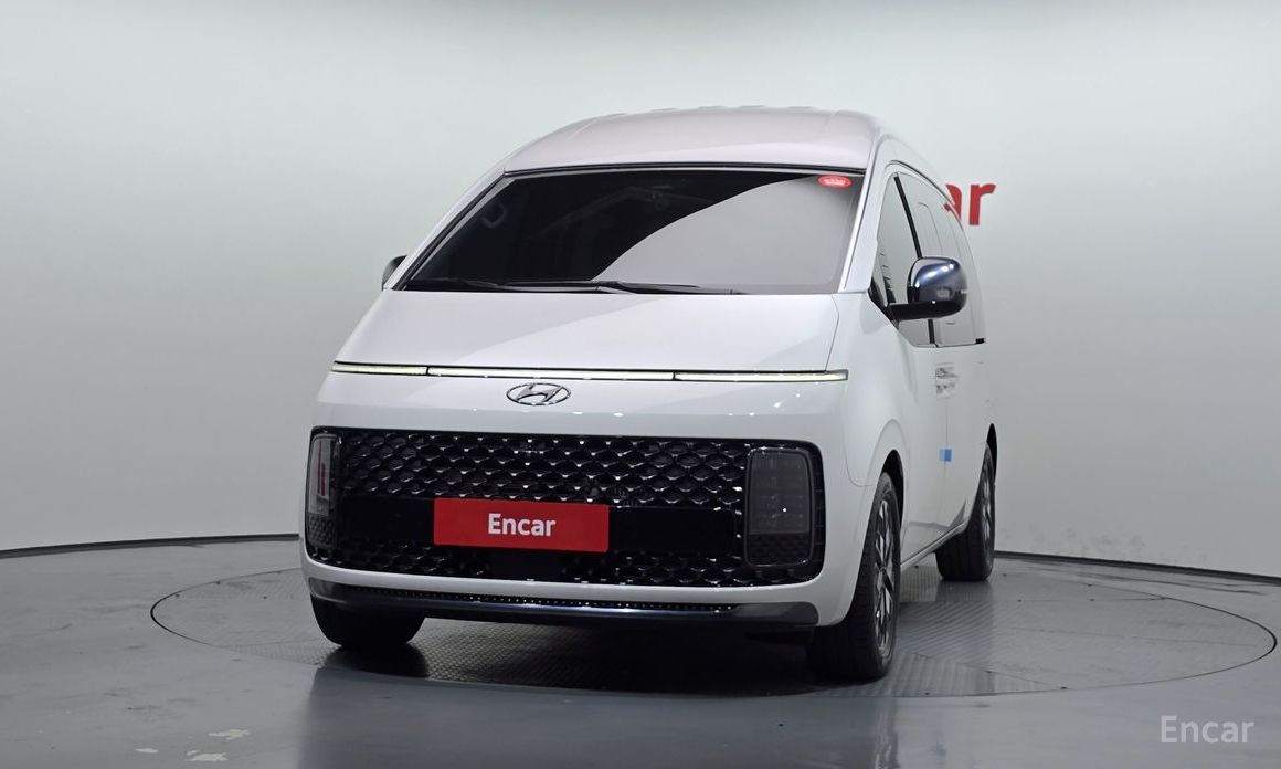  Hyundai Staria
