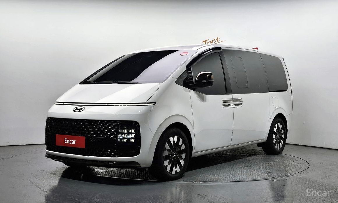  Hyundai Staria