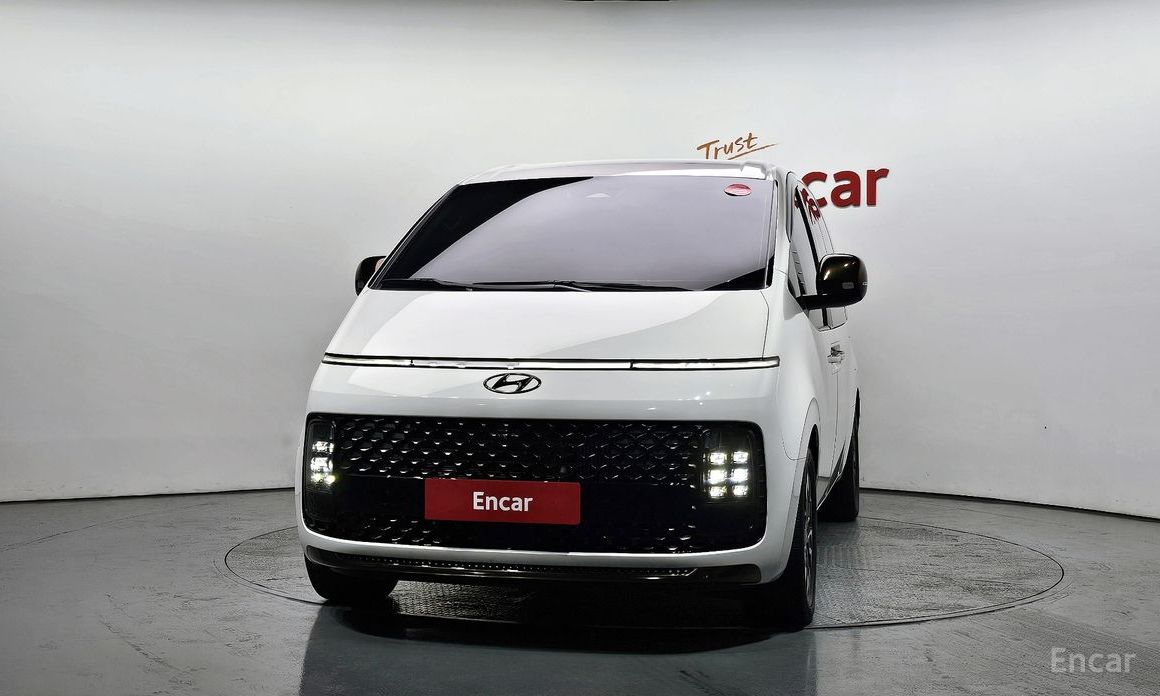  Hyundai Staria
