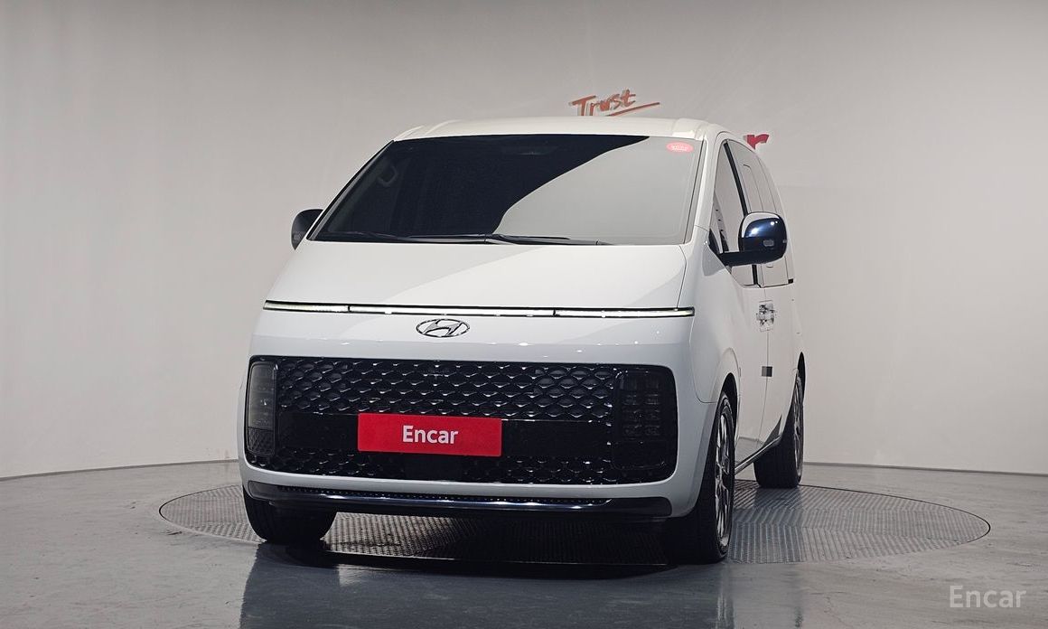  Hyundai Staria