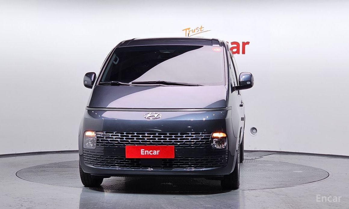  Hyundai Staria