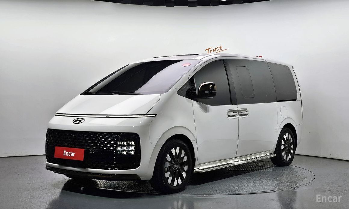  Hyundai Staria